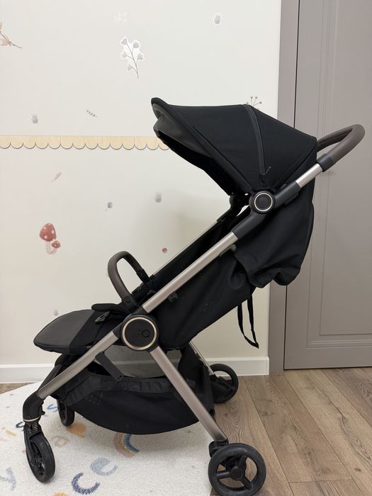 Продам коляску anex iq premium