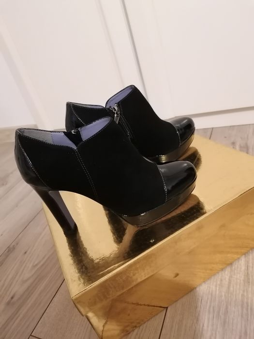 Botine piele lăcuită