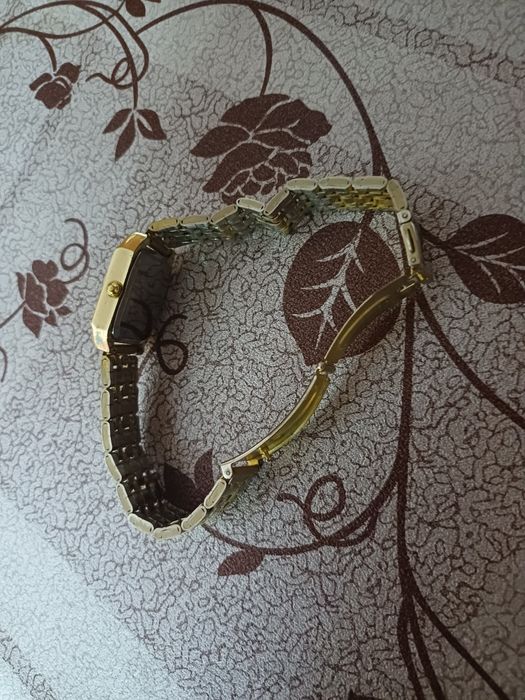 Продам Часы женские