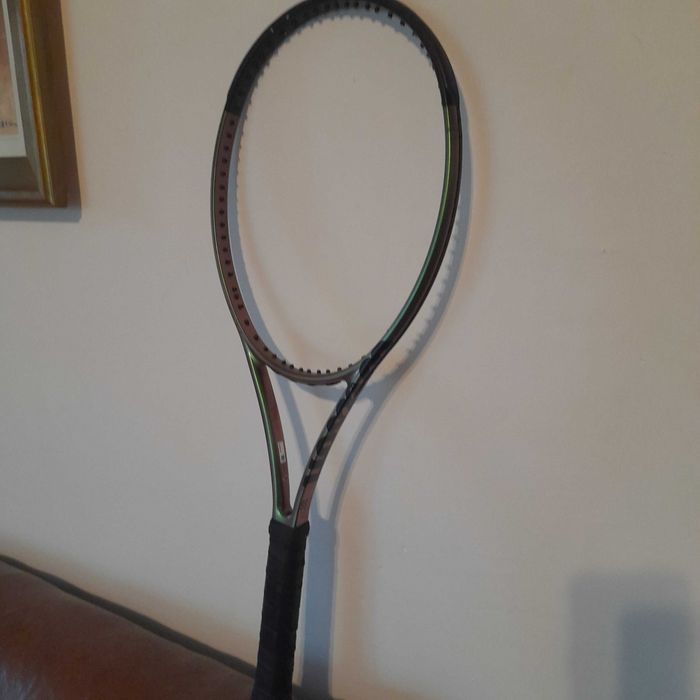Racheta de tenis Wilson Blade 98 V8 16x19 305g proprie