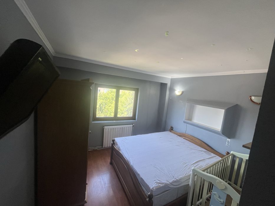 Vand apartament 3 camere + GARAJ
