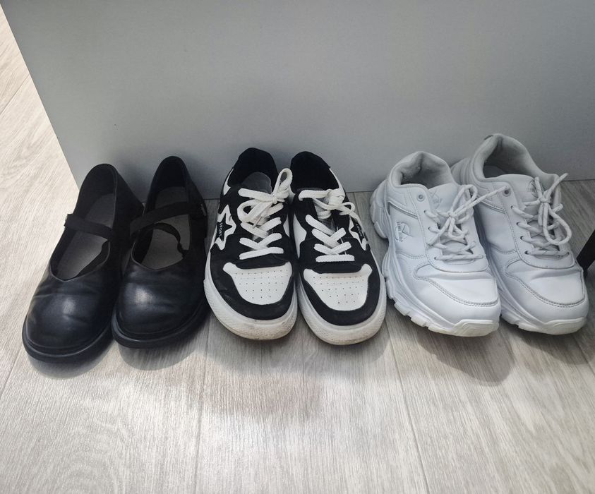 Продам два пакета женской одежды