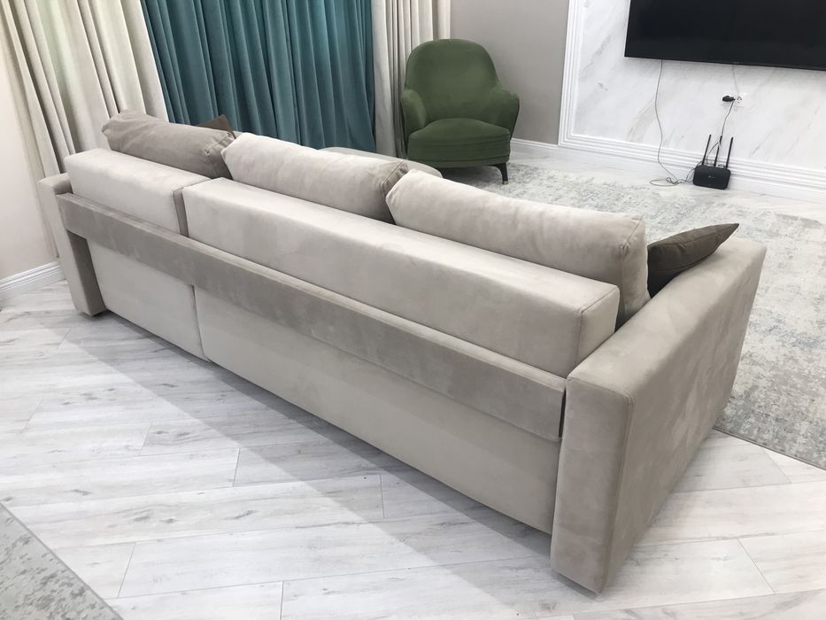 Диван угловой для гостиной.