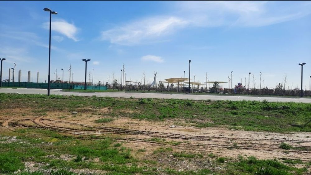 участка ер нархида сотилади 5.3 соток