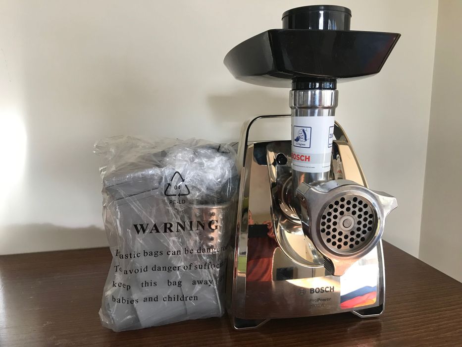 Месомелачка Bosch Propower 2000W черен хром