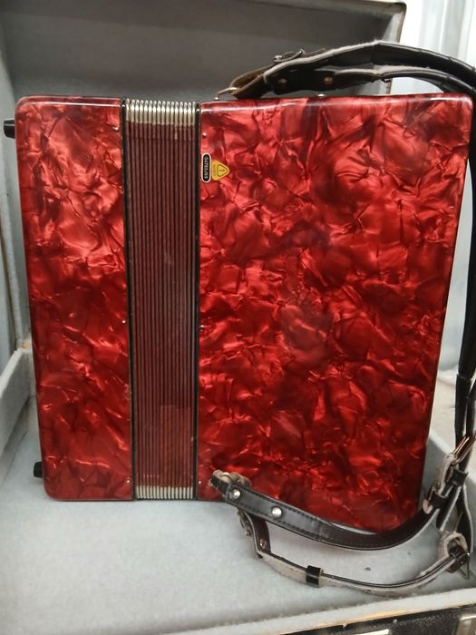 Акордеони различни