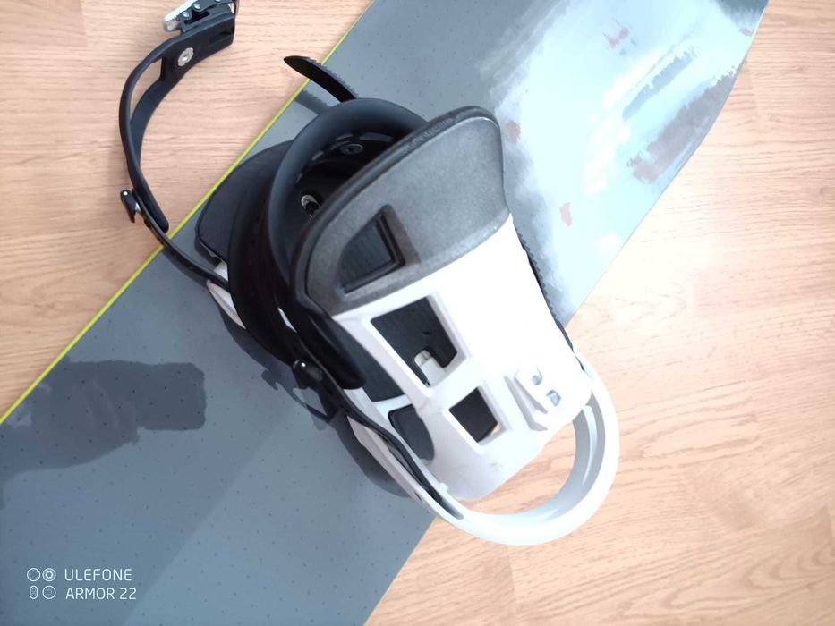 Placă snowboard  + Boots  + Legături snowboard + Cască  snowboard -NOI