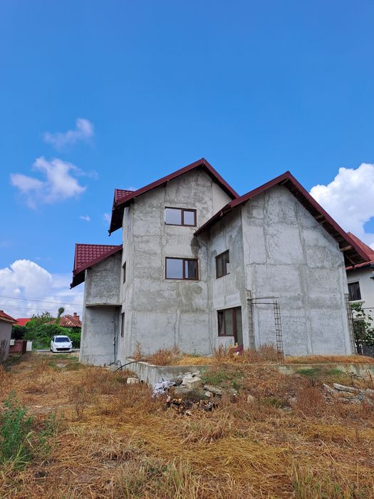 Casa de vânzare.