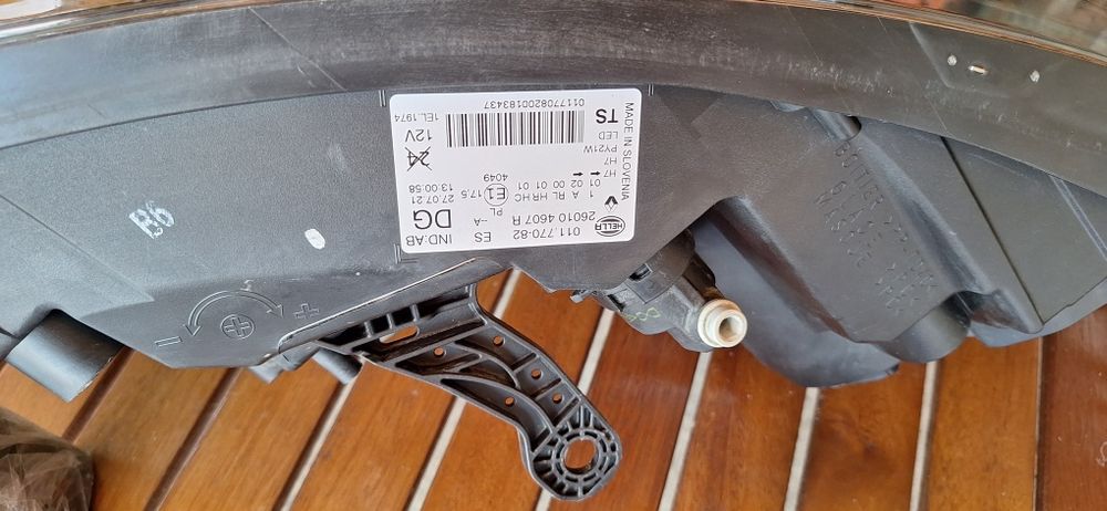 Far dreapta Renault kadjar   bară față