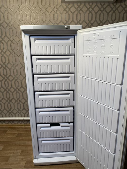 Моразильник Indesit