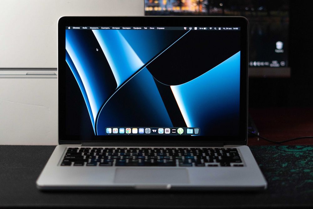 MacBook Pro (с дисплеем Retina, 13 дюйм., mid 15)