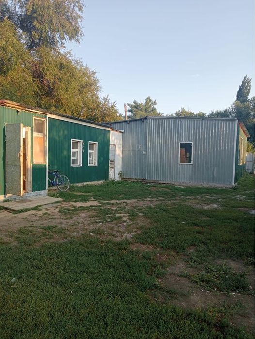 Продам 2 бокса под автосервис