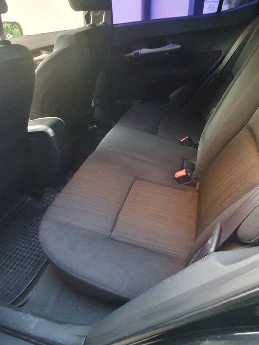 Autoturism TOYOTA AURIS