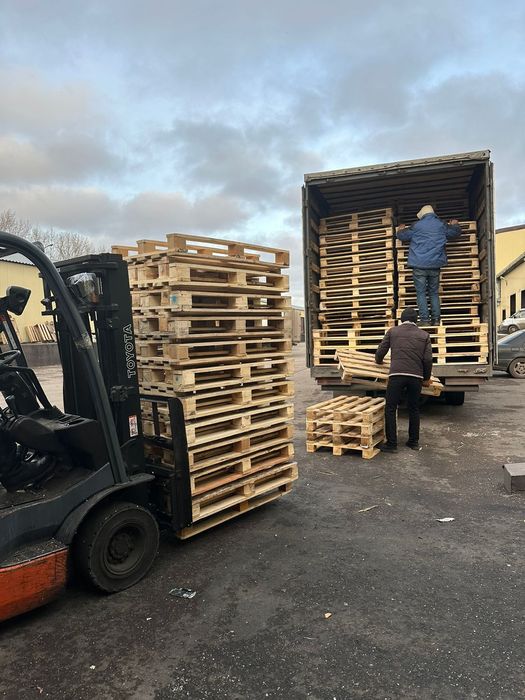 Принимаем поддоны паллеты