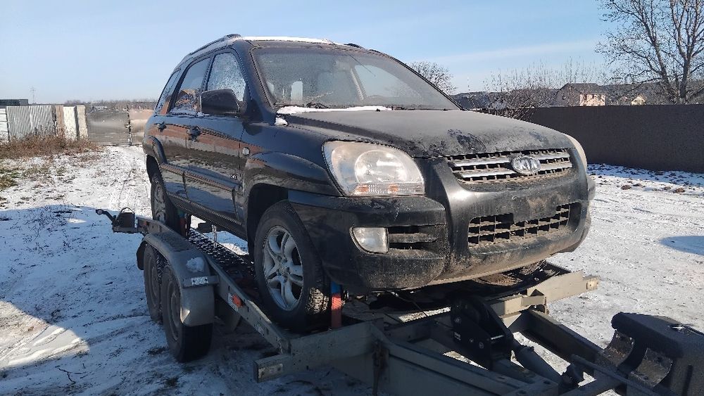 Se dezmenbreaza  kia sportage an 2007Elemente  caroserie kia sportage