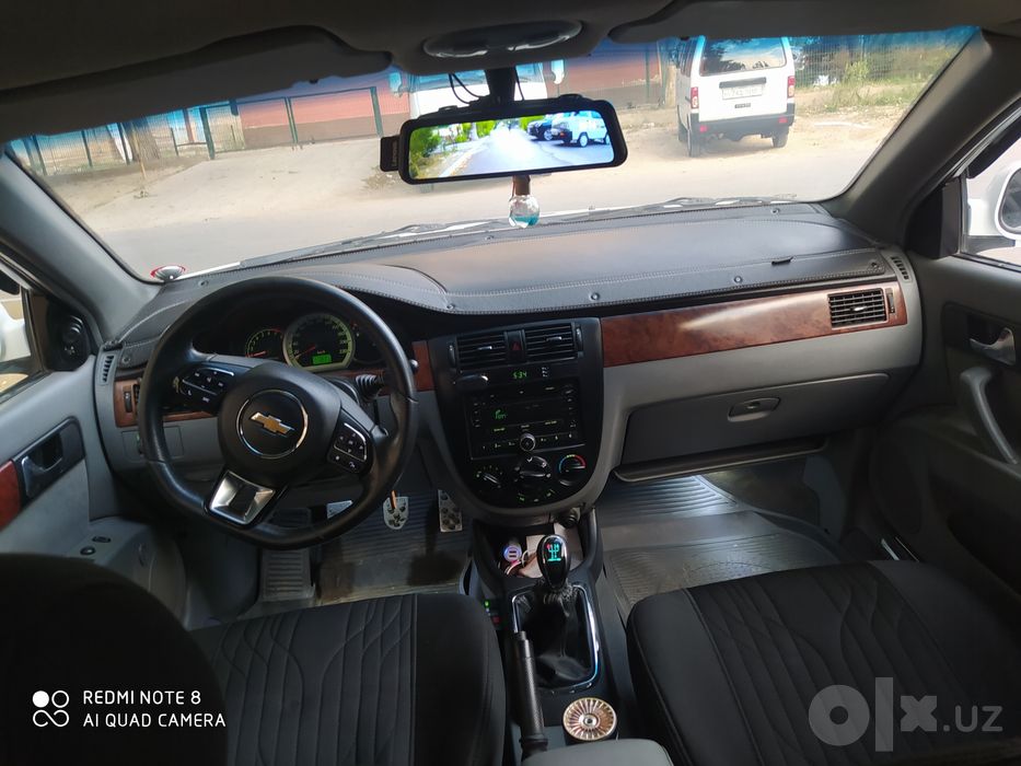 Lacetti 1.8 sotiladi