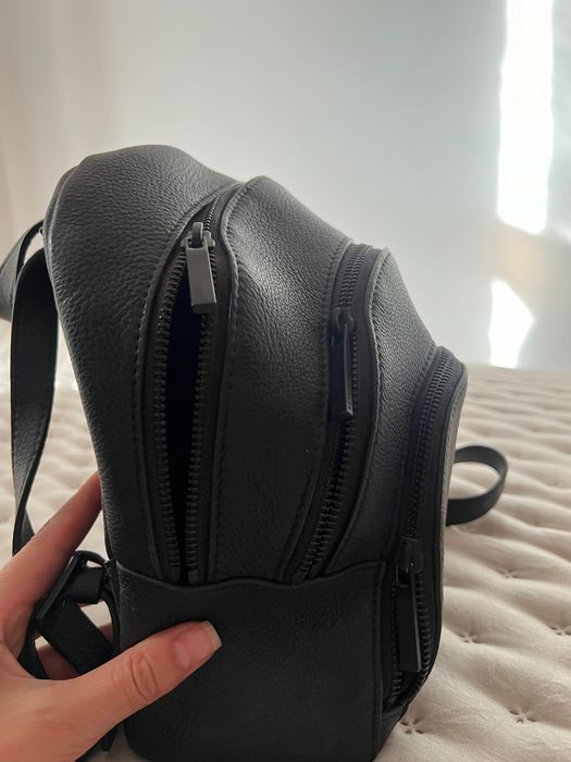 Кожена раница Kendall&Kylie