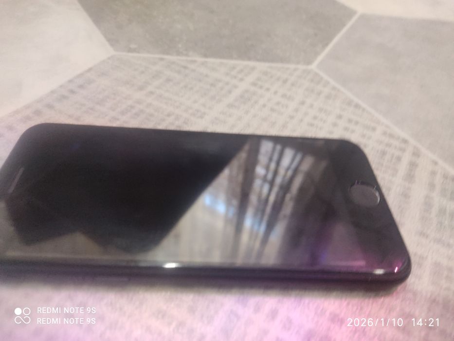 Айфон се 2-го поколения