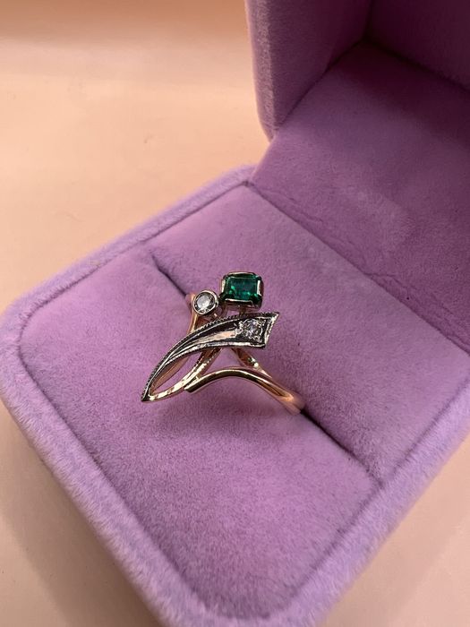 Продам золотое кольцо.