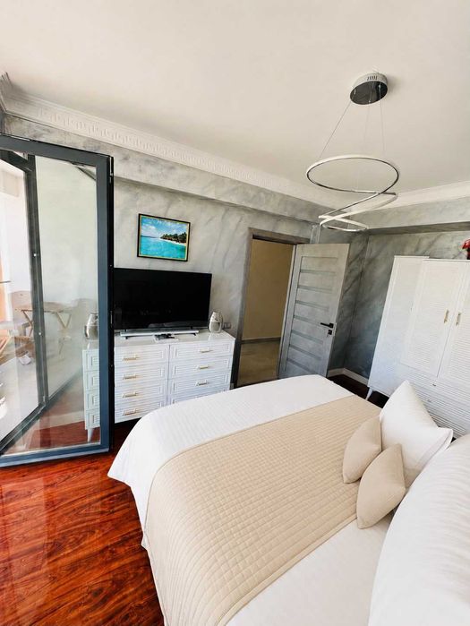 Apartament 2 camere regim hotelier pe zi Mamaia in fata la Phoenicia pe plaja