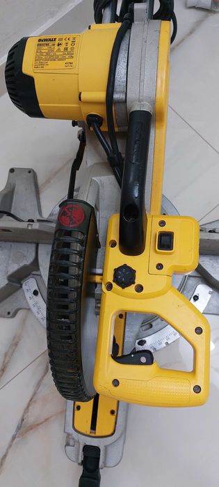Circular Dewalt DWS780