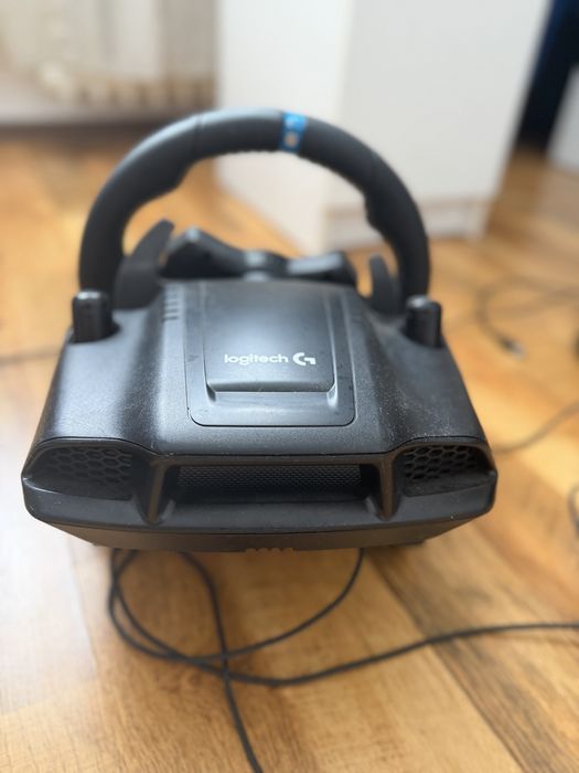 Volan Logitech G29 Driving Force+Pedale+Schimbator-PS5/PS4/PC