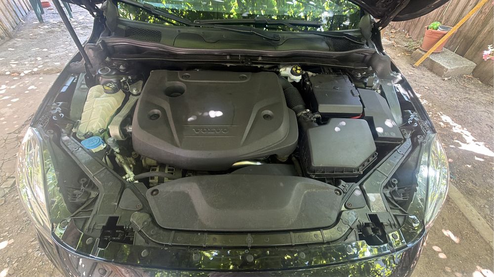 VOLVO V40 2018 — imagine 3