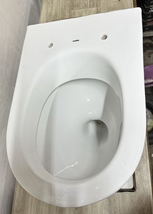 Продам подвесной унитаз