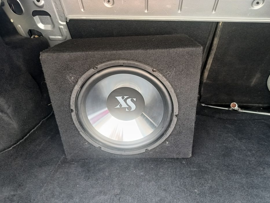 subwoofer auto se da cu proba la fata locului.