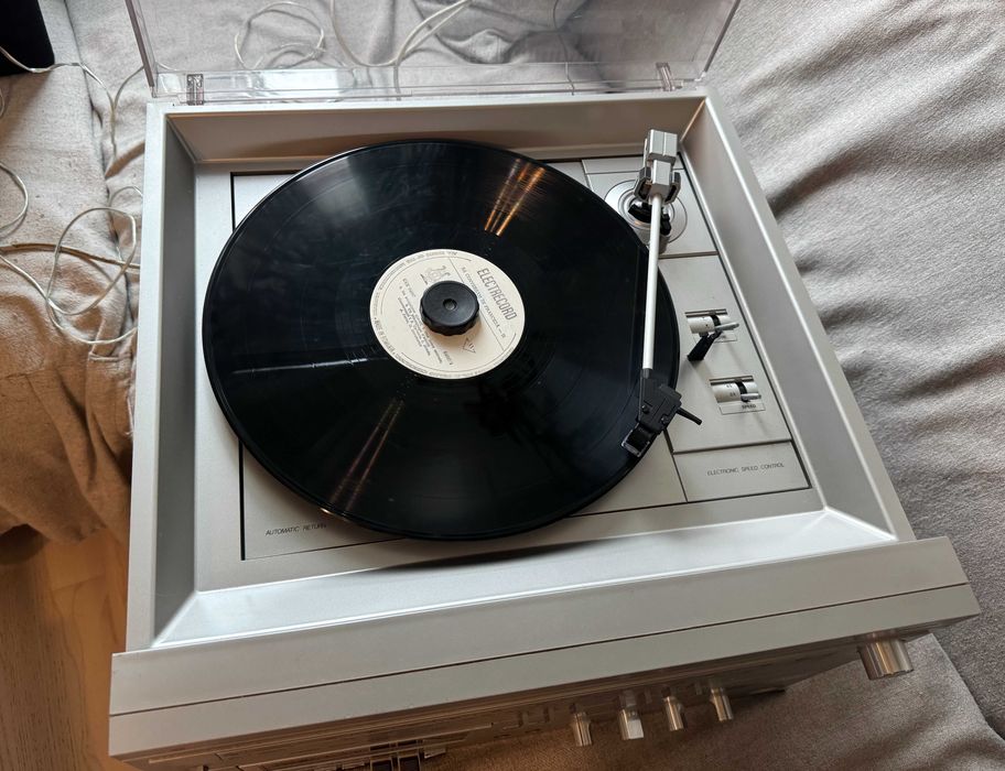 Philips F1320 Sistem Audio Vintage Pickup Radio Casetofon Functional