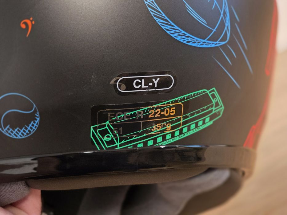 Детска каска за мотор HJC CL-Y – модел с уникален дизайн