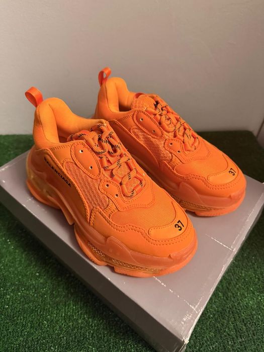 Balenciaga Triple s