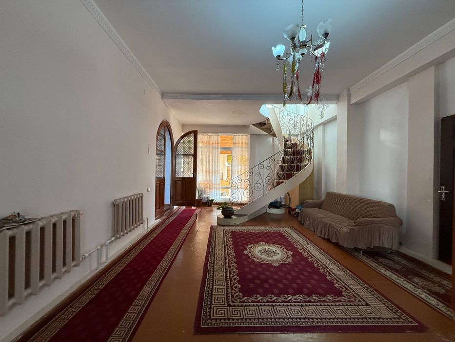 Rublyovkadan 6 sotiqli hovli sotiladi