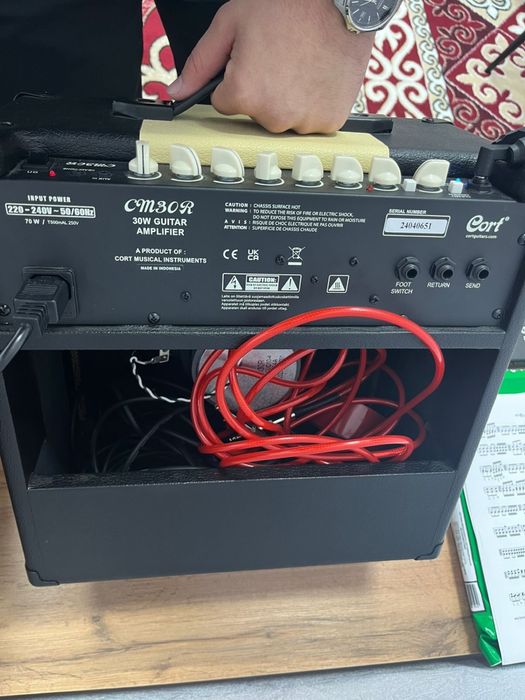 Гитарный комбоусилитель Cort