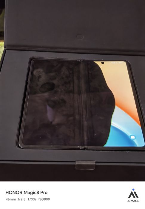 Honor Magic V2 с дефект