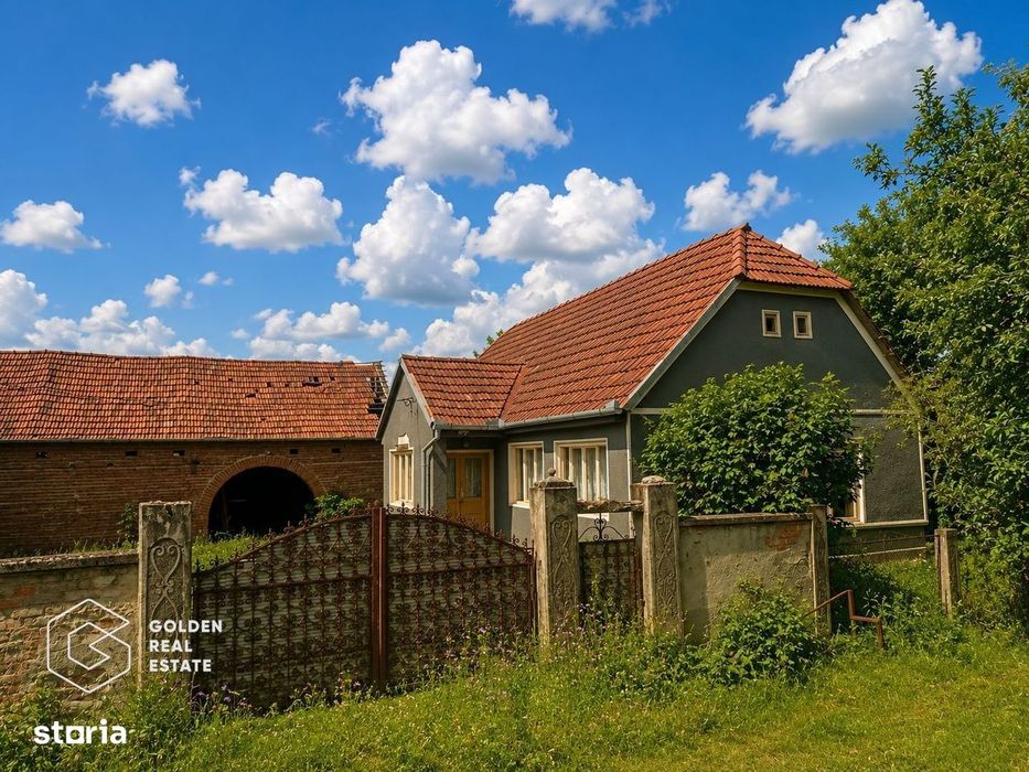 Casa traditionala cu teren 3.086 mp,  Căpruța, Arad