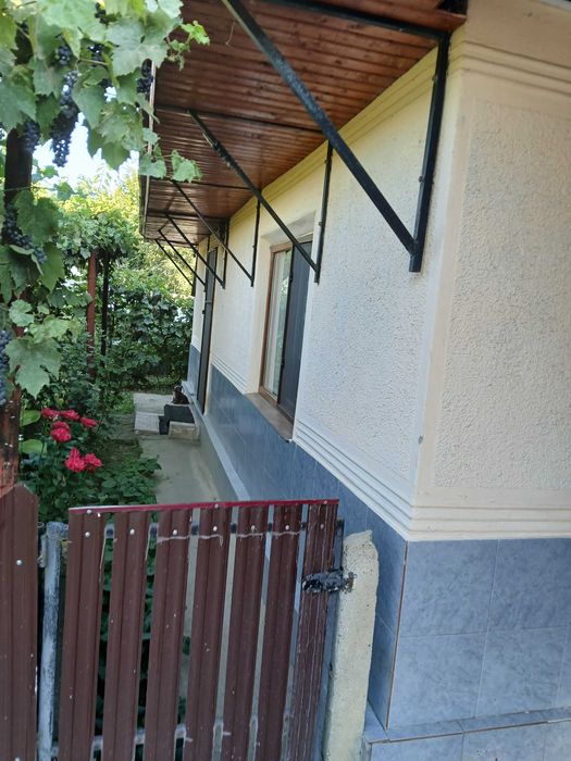 Casa  de vânzare  in comuna Dragomirești  sat vladia husetul Vaslui
