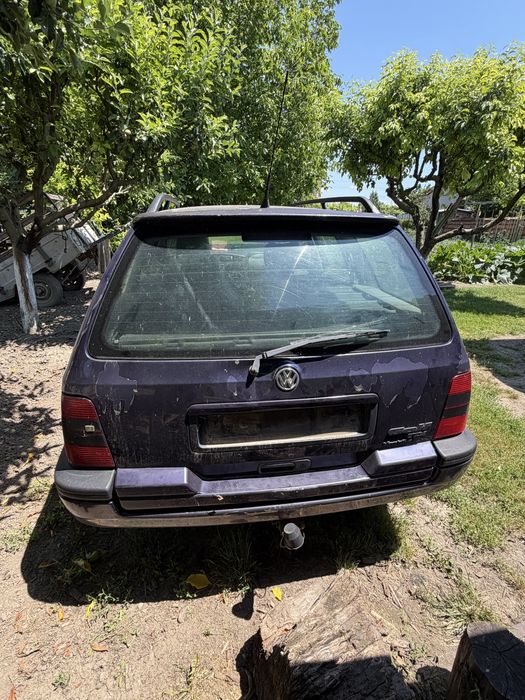 Volkswagen Golf 3 на части