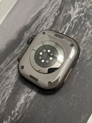 Apple Watch Ultra 2 (prețul este negociabil)