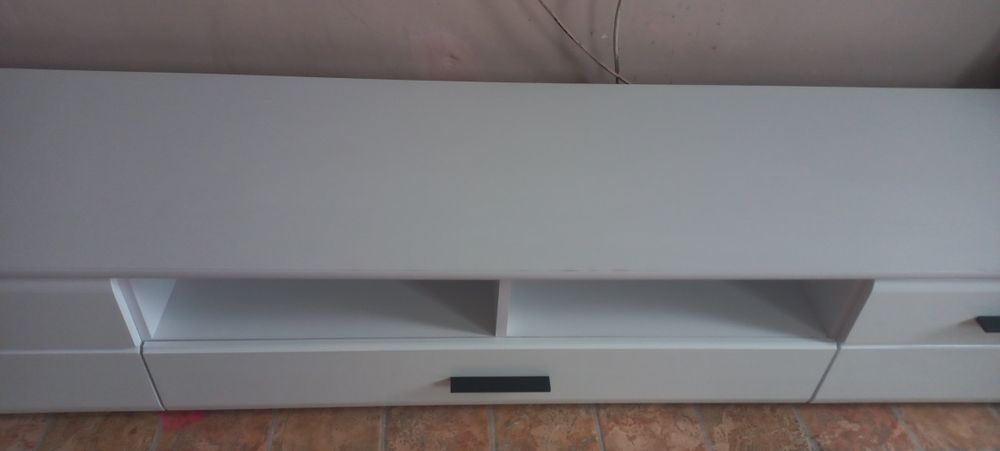 Продам тумбу под ТВ