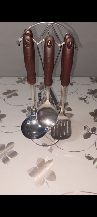 Продам посуду новую