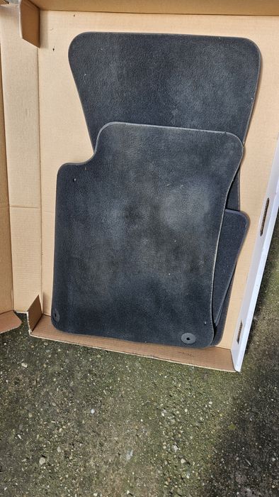 Covorase mocheta OEM Audi A4 B8.5
