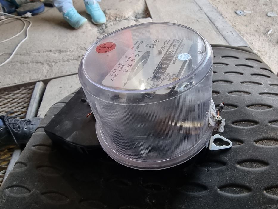 Продам электросчетчик