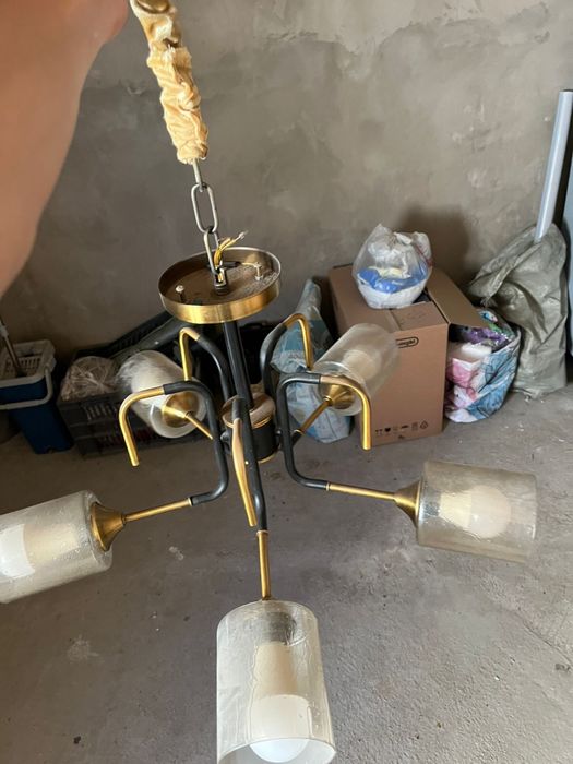 Продам люстру за хорошую цену
