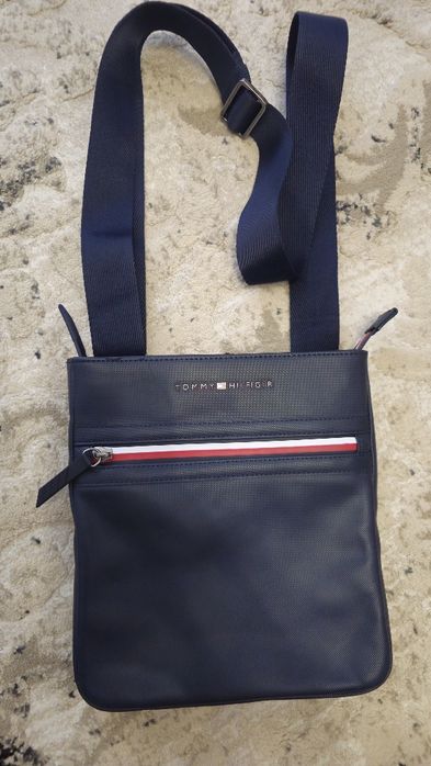 Geantă de umăr pt bărbati tommy hilfiger