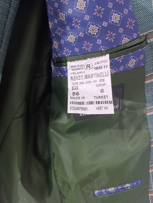 Vând costum Renzo Martinelli