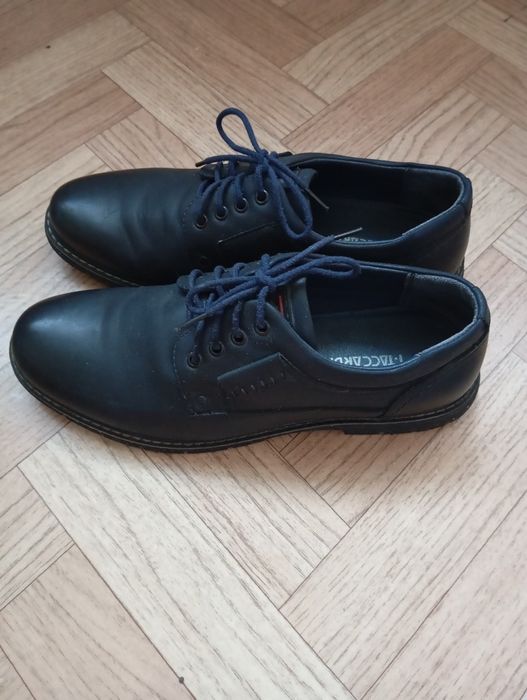 Продаю мужские туфли