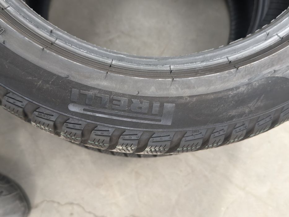 Vand 4 anvelope 225/50/18 pirelli de iarnă cu runflat ca noi