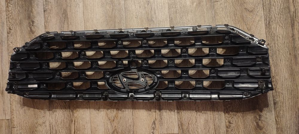 Решетка радиатора Hyundai Santa Fe