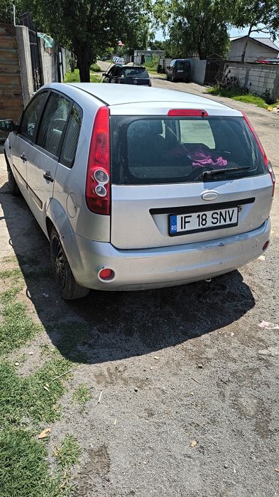 Vând schimb ford
